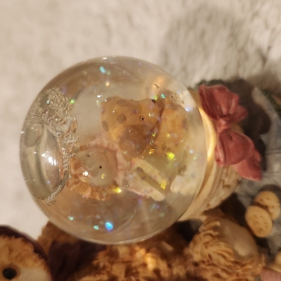 Bainbridge Bears Patricia and Benjamin Snowglobe - Picture 6 of 6
